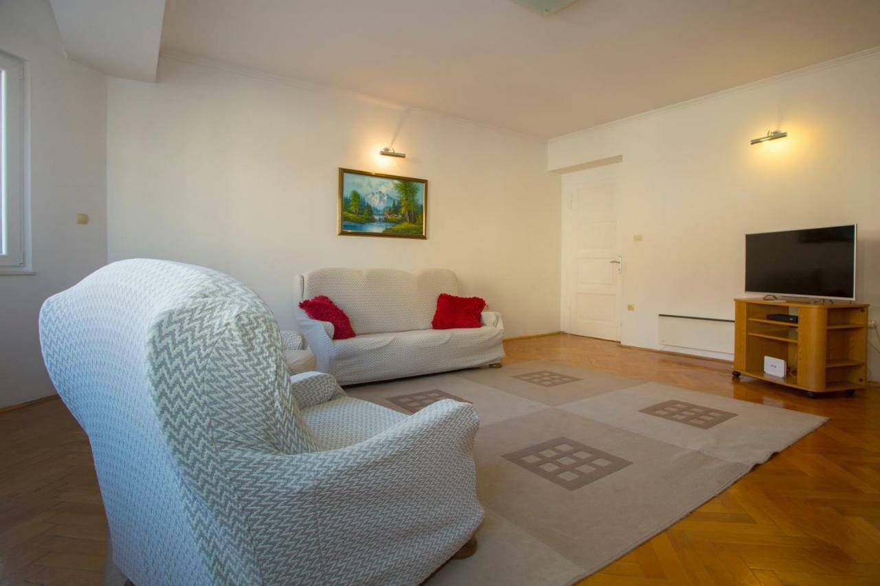 Apis Split Apartment Luaran gambar