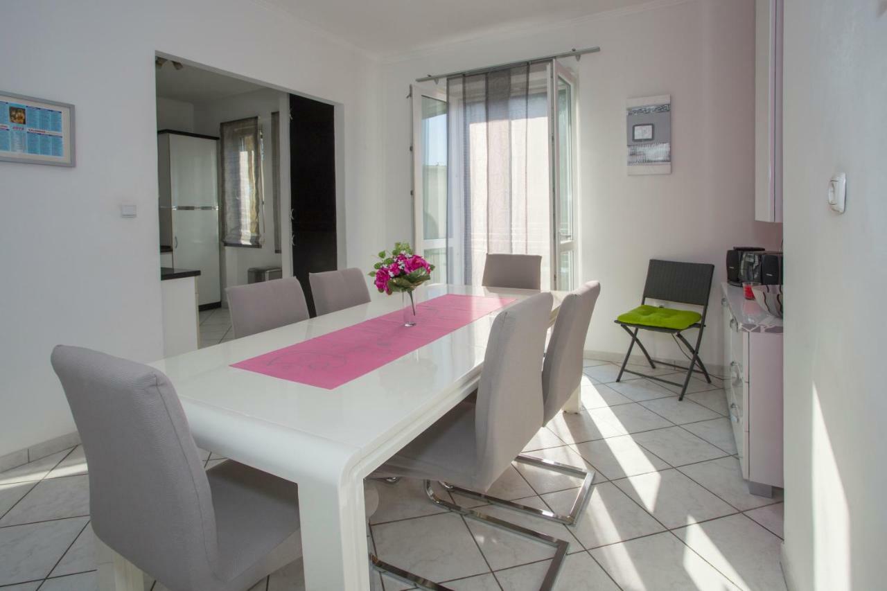 Apis Split Apartment Luaran gambar