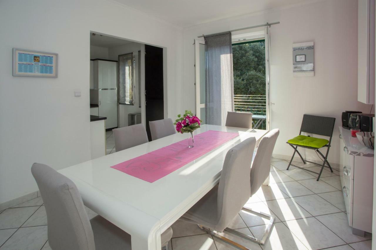 Apis Split Apartment Luaran gambar