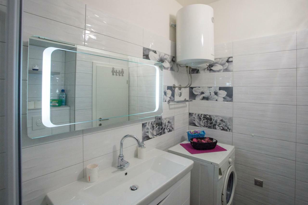 Apis Split Apartment Luaran gambar