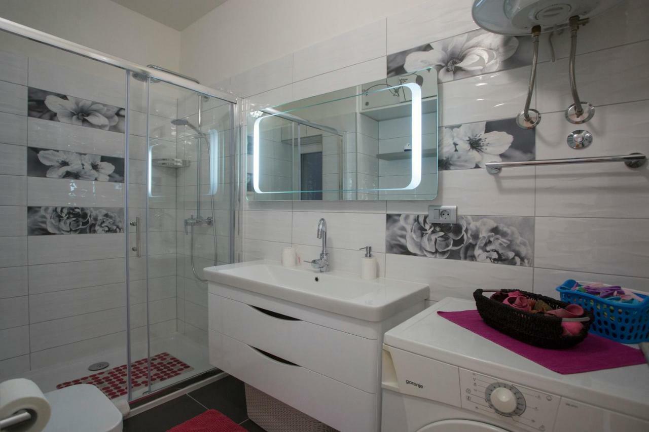 Apis Split Apartment Luaran gambar